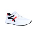 Białe oddychające buty sportowe