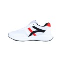 Białe oddychające buty sportowe