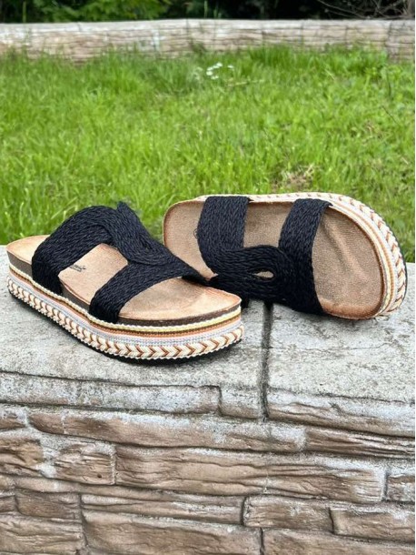 Damskie czarne klapki w stylu boho