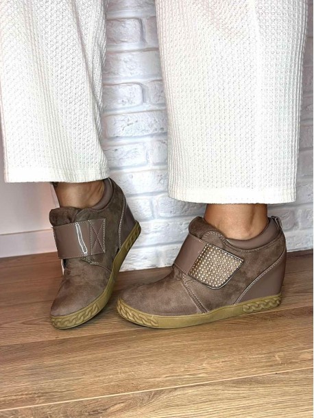 Buty na platformie bez sznurowania – kolor beżowy