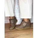Buty na platformie bez sznurowania – kolor beżowy