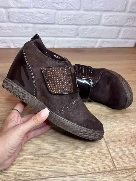 Buty na platformie bez sznurowania – kolor brązowy