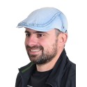 Jasnoniebieska czapka z daszkiem typu "trucker"