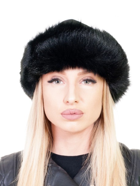Czapka z futrem, wykonana ze skóry, w kolorze czarnym