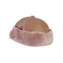 Czapka z daszkiem i futrem (karakul), w jasnobrązowym kolorze
